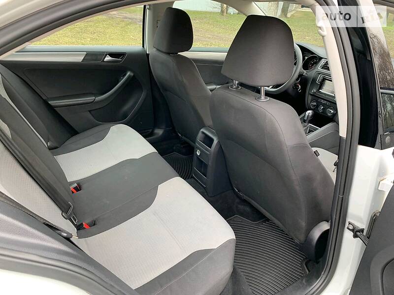 Седан Volkswagen Jetta 2016 в Кременчуці