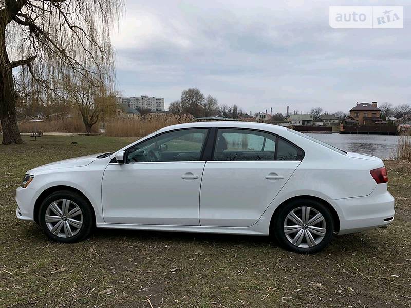 Седан Volkswagen Jetta 2016 в Кременчуці