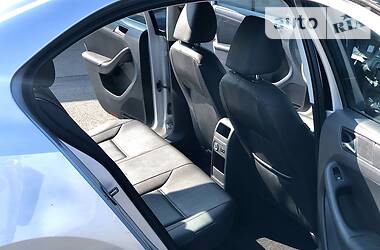 Седан Volkswagen Jetta 2011 в 