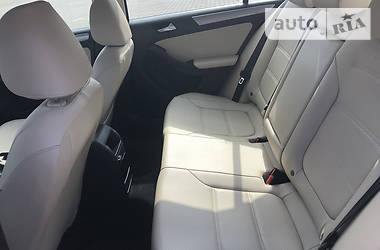 Седан Volkswagen Jetta 2017 в 