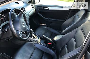 Седан Volkswagen Jetta 2013 в 