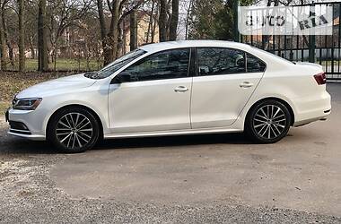 Седан Volkswagen Jetta 2016 в 