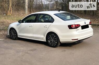 Седан Volkswagen Jetta 2016 в 