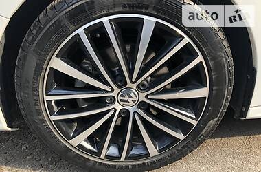 Седан Volkswagen Jetta 2016 в 