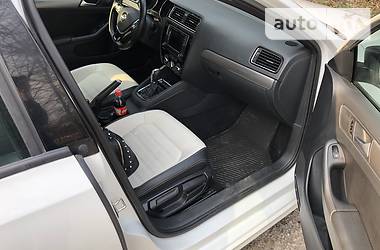 Седан Volkswagen Jetta 2016 в 