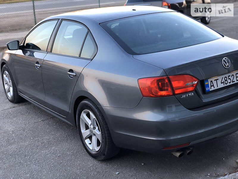 Седан Volkswagen Jetta 2012 в Івано-Франківську