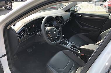 Седан Volkswagen Jetta 2019 в 