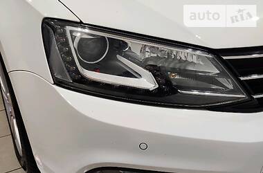 Седан Volkswagen Jetta 2016 в 