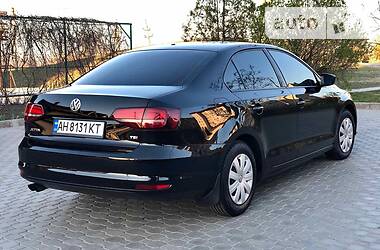 Седан Volkswagen Jetta 2016 в 
