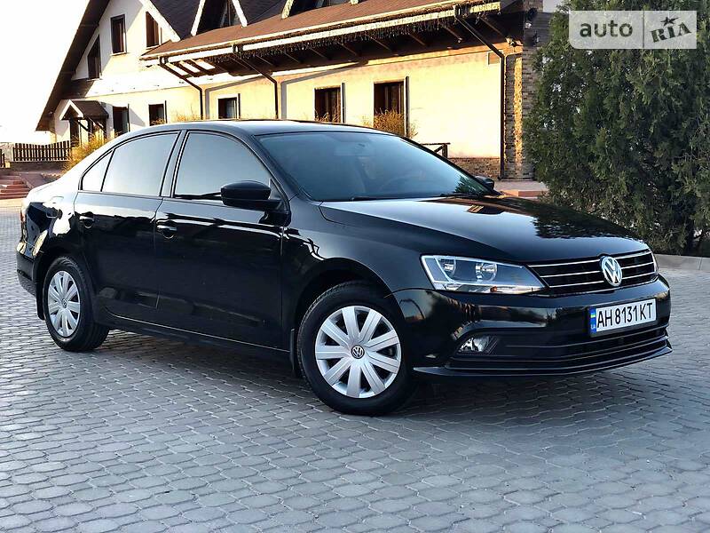 Седан Volkswagen Jetta 2016 в 