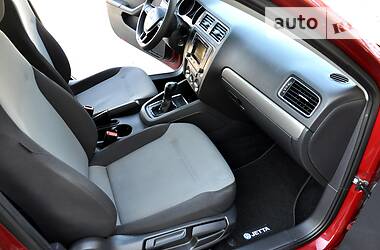 Седан Volkswagen Jetta 2017 в 