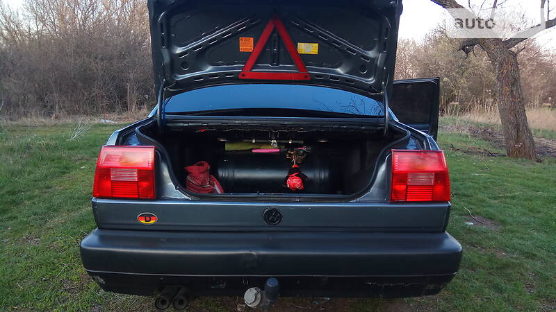 Хетчбек Volkswagen Jetta 1990 в П'ятихатках