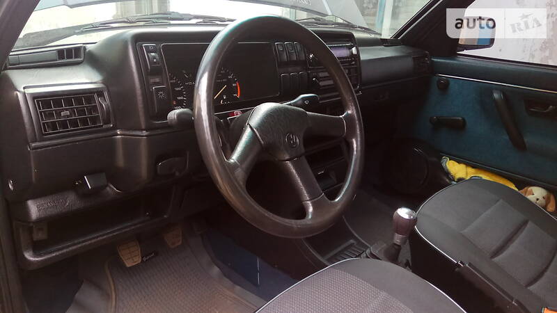 Хетчбек Volkswagen Jetta 1990 в П'ятихатках