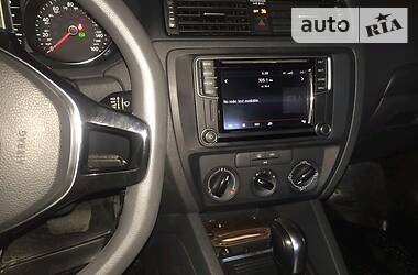 Седан Volkswagen Jetta 2015 в 