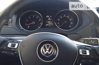 Седан Volkswagen Jetta 2015 в 