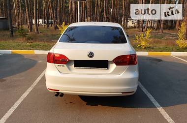 Седан Volkswagen Jetta 2014 в 