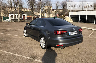 Седан Volkswagen Jetta 2016 в 