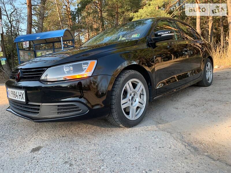 Седан Volkswagen Jetta 2013 в Києві