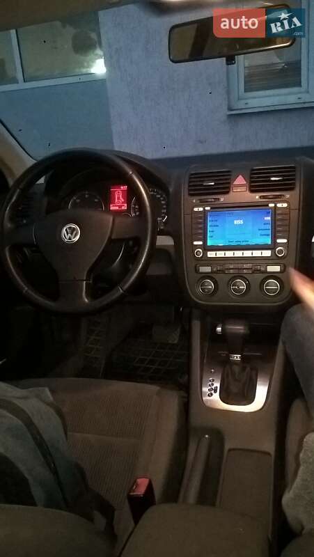 Седан Volkswagen Jetta 2006 в Львове