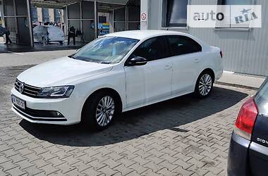 Седан Volkswagen Jetta 2016 в 