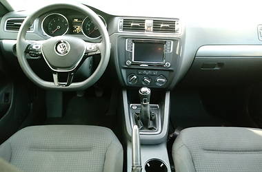 Седан Volkswagen Jetta 2015 в 