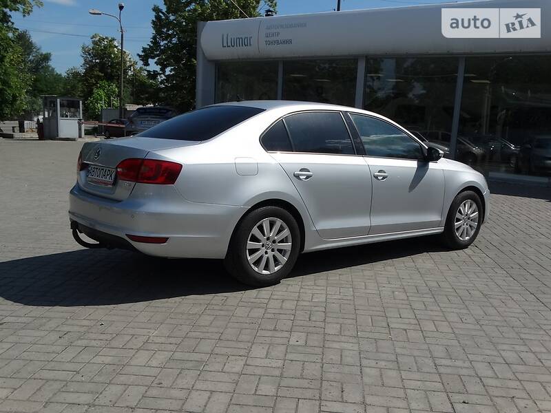 Седан Volkswagen Jetta 2012 в Дніпрі