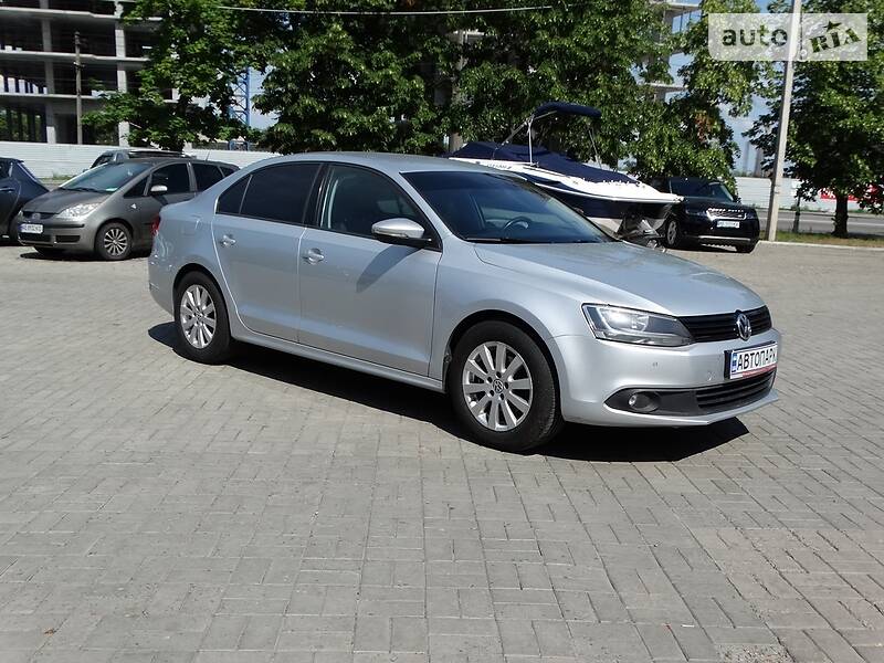 Седан Volkswagen Jetta 2012 в Дніпрі