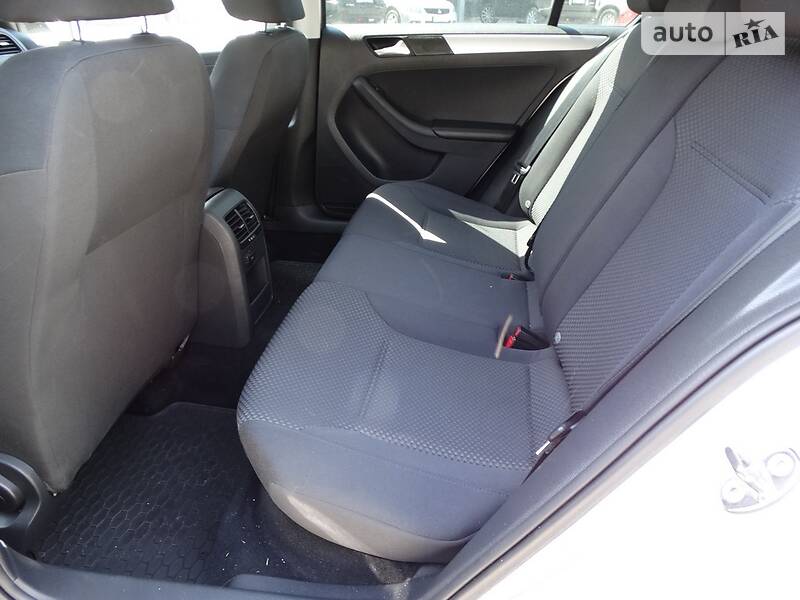 Седан Volkswagen Jetta 2012 в Дніпрі