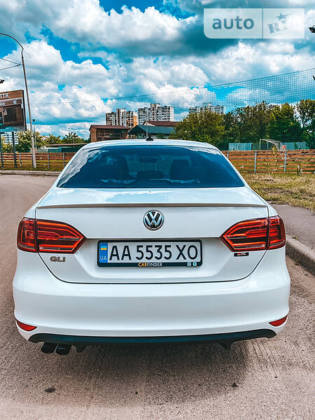 Седан Volkswagen Jetta 2014 в Києві
