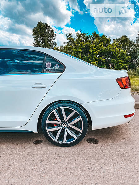 Седан Volkswagen Jetta 2014 в Києві