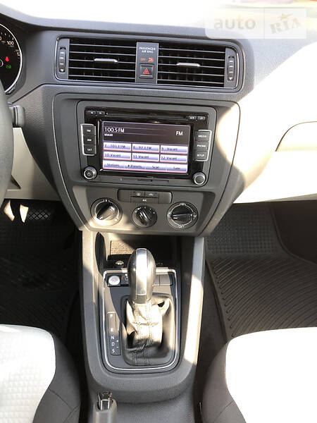 Седан Volkswagen Jetta 2014 в Ірпені