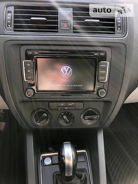 Седан Volkswagen Jetta 2014 в Ірпені
