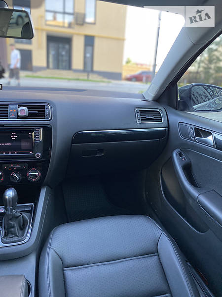 Седан Volkswagen Jetta 2015 в Києві