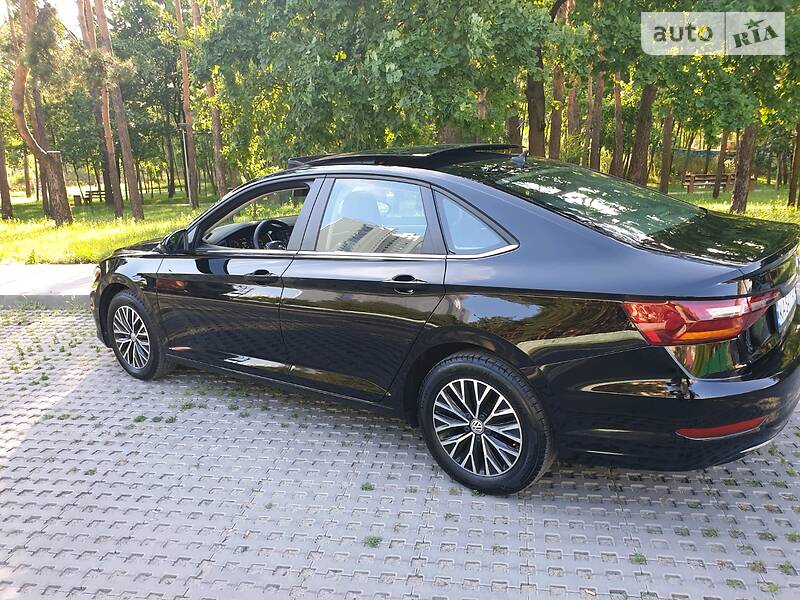 Седан Volkswagen Jetta 2018 в Києві