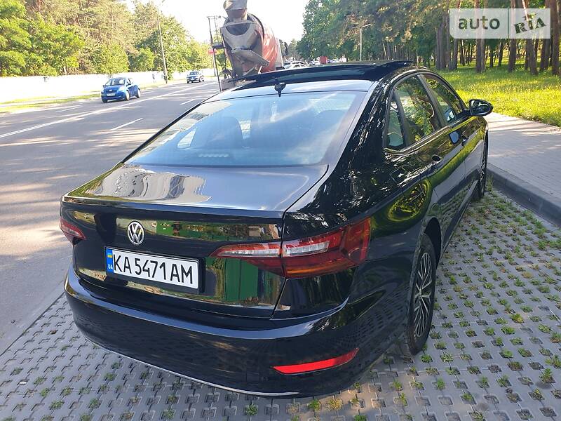 Седан Volkswagen Jetta 2018 в Києві