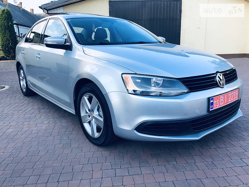 Седан Volkswagen Jetta 2011 в Луцьку
