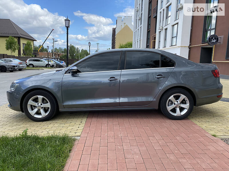 Седан Volkswagen Jetta 2013 в Києві