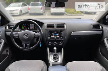 Седан Volkswagen Jetta 2013 в 