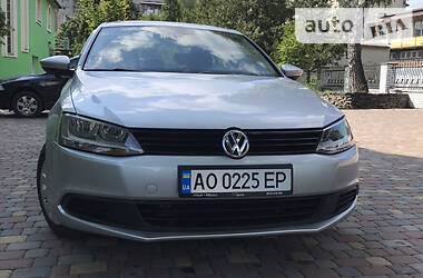 Седан Volkswagen Jetta 2012 в 