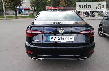 Седан Volkswagen Jetta 2018 в 