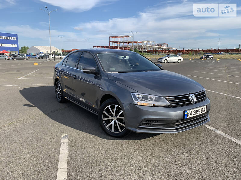 Седан Volkswagen Jetta 2016 в Киеве