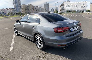 Седан Volkswagen Jetta 2016 в Киеве