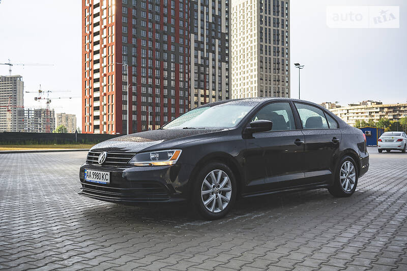 Седан Volkswagen Jetta 2015 в 