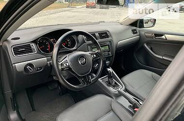 Седан Volkswagen Jetta 2015 в 
