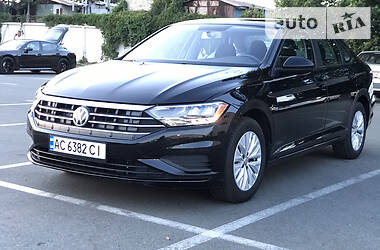 Седан Volkswagen Jetta 2018 в Києві