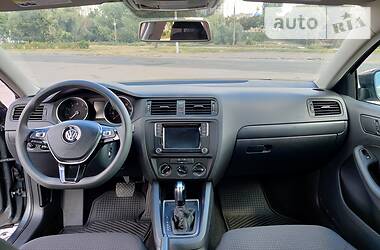 Седан Volkswagen Jetta 2016 в 