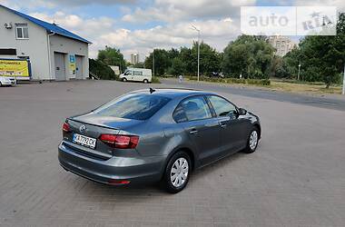 Седан Volkswagen Jetta 2016 в 