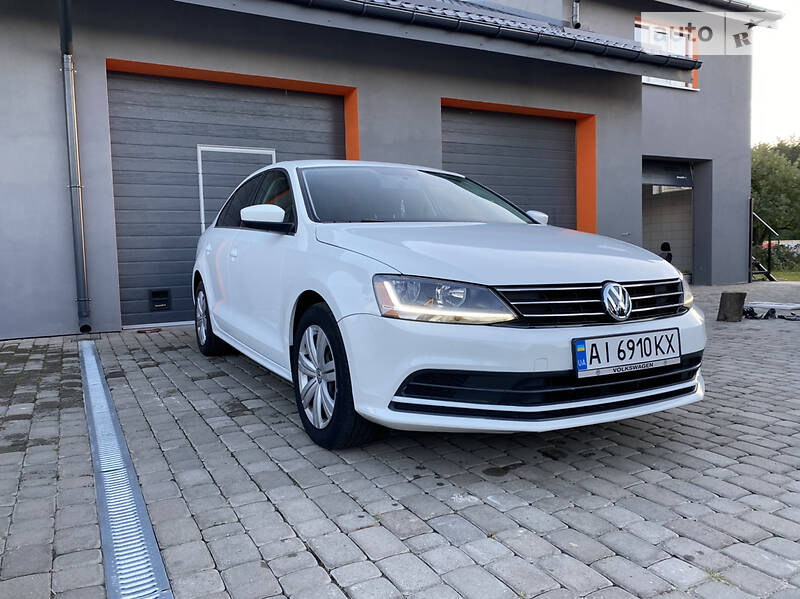 Седан Volkswagen Jetta 2017 в 