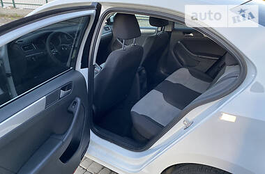 Седан Volkswagen Jetta 2017 в 