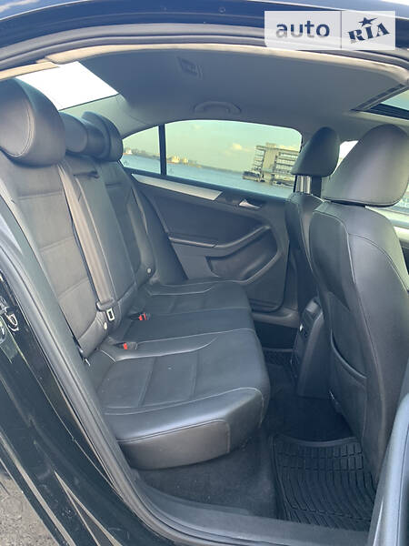 Седан Volkswagen Jetta 2012 в Днепре